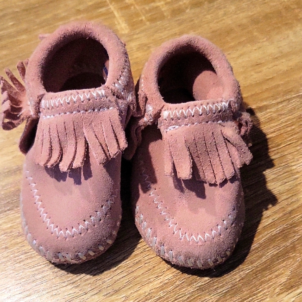 Minnetonka Pink Baby Suede Moccasins Size 1